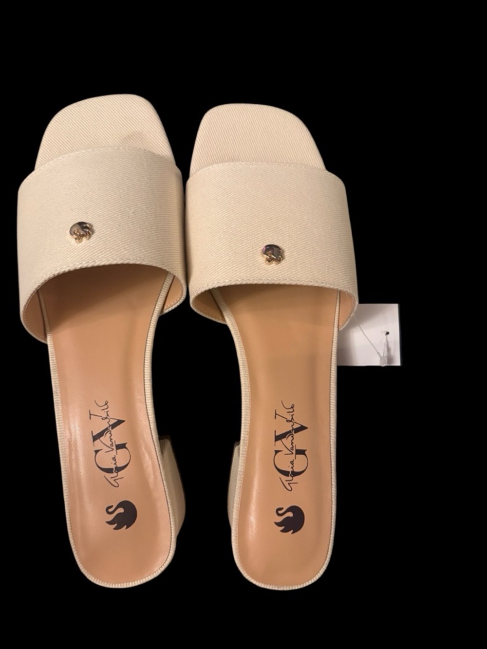 Gloria Vanderbilt Cream Wide Band Slide Mules